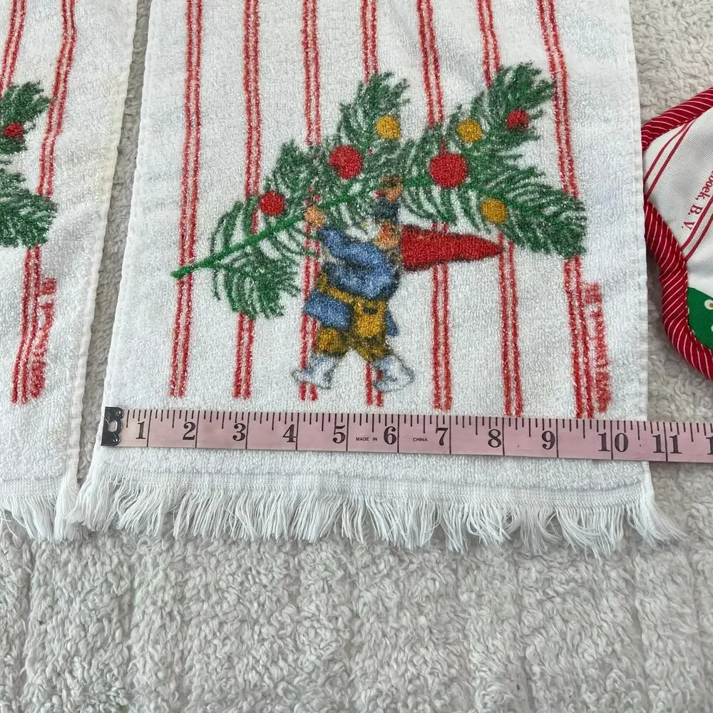Unieboek B.V. Christmas gnome pot holder & Cannon Hand Towel set vintage 1979